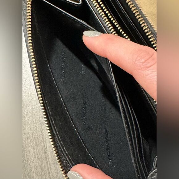 Burberry Elmore Black Leather Check Zip Around Wallet - Picture 8 of 10